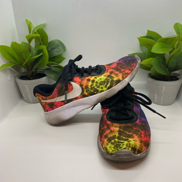 Boys Nike Shoes - Picture 2 of 5